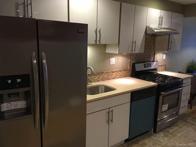 143-28 41st Avenue 2D, Flushing, NY 11355