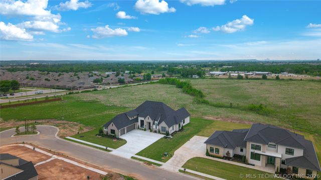465 W 138th Street S, Bixby, OK 74008