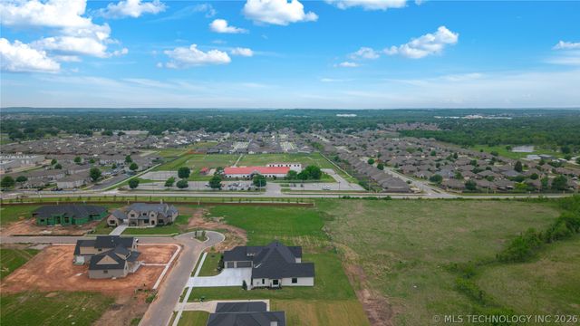 465 W 138th Street S, Bixby, OK 74008