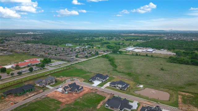 465 W 138th Street S, Bixby, OK 74008
