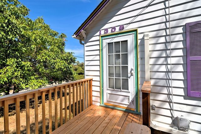 1306 Center Street, Shelton, WA 98584