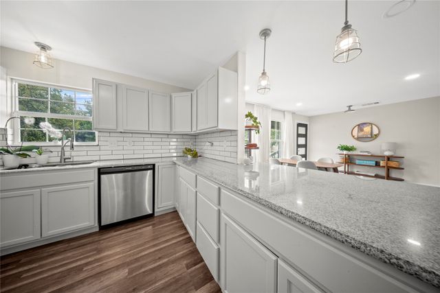 3535 Virginia Boulevard, Dallas, TX 75211