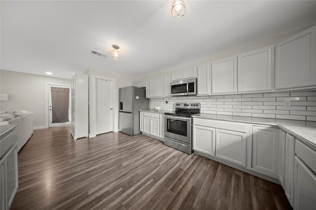 3535 Virginia Boulevard, Dallas, TX 75211