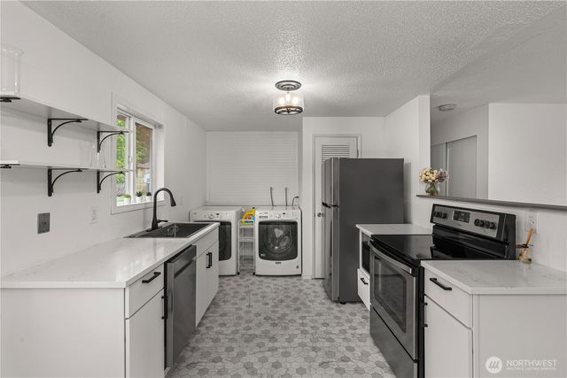 2312 Oak Drive, Steilacoom, WA 98388