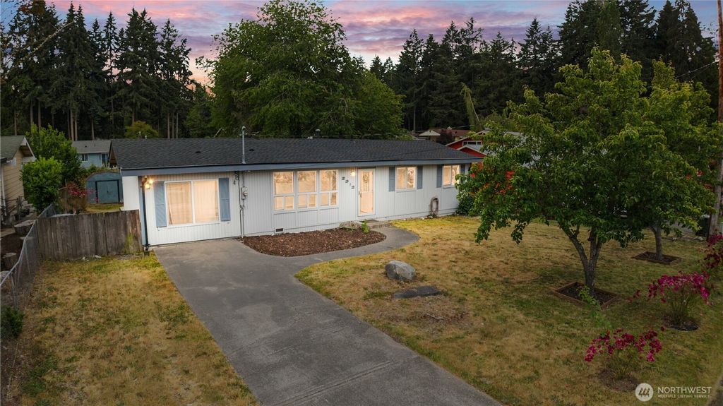 2312 Oak Drive, Steilacoom, WA 98388