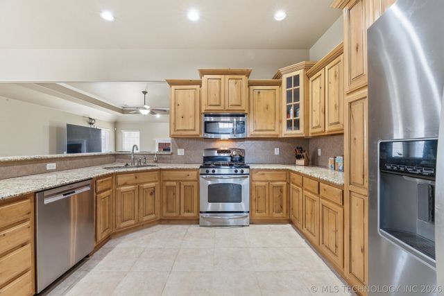 2104 W 119th Court S, Jenks, OK 74037