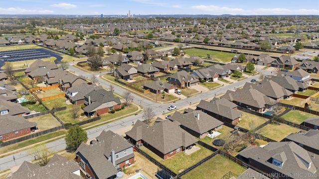 2104 W 119th Court S, Jenks, OK 74037