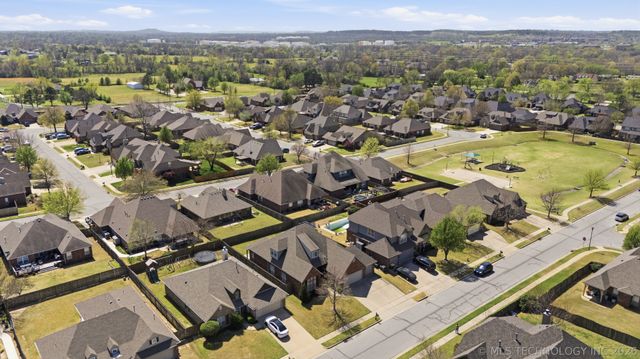 2104 W 119th Court S, Jenks, OK 74037