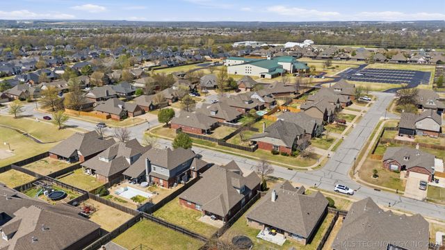 2104 W 119th Court S, Jenks, OK 74037