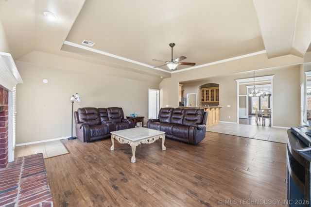 2104 W 119th Court S, Jenks, OK 74037