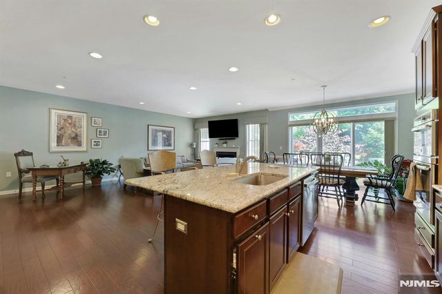 78 Autumn Way 15, Montvale, NJ 07645