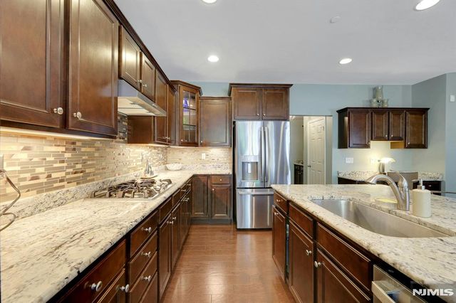 78 Autumn Way 15, Montvale, NJ 07645