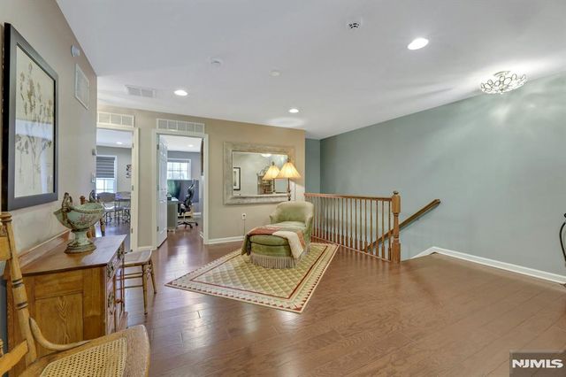 78 Autumn Way 15, Montvale, NJ 07645