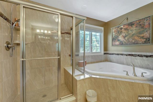 78 Autumn Way 15, Montvale, NJ 07645