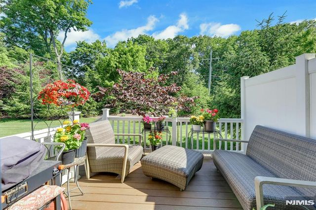 78 Autumn Way 15, Montvale, NJ 07645