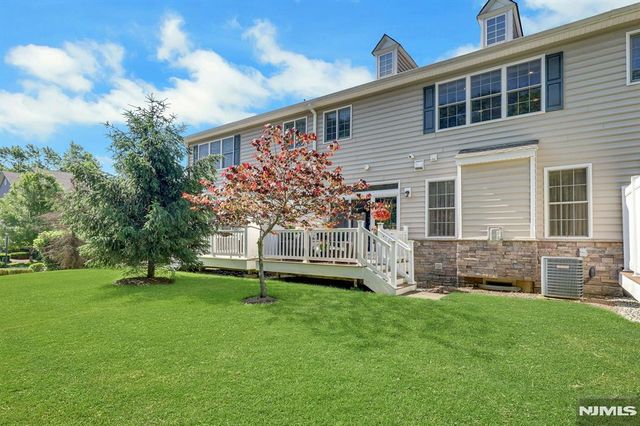 78 Autumn Way 15, Montvale, NJ 07645