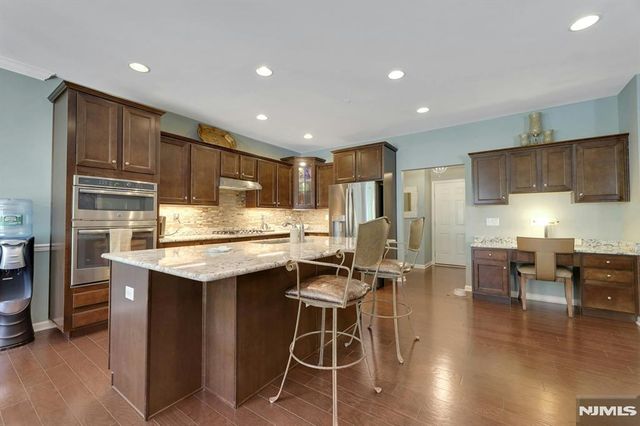 78 Autumn Way 15, Montvale, NJ 07645