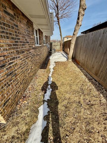 4351 Scott Street, Oak Forest, IL 60452