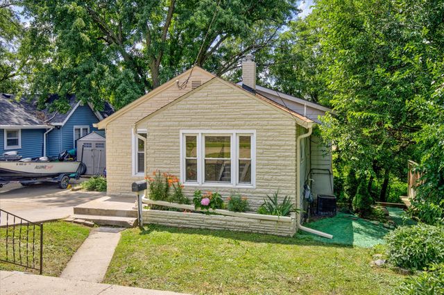 1108 Walnut Street, West Des Moines, IA 50265