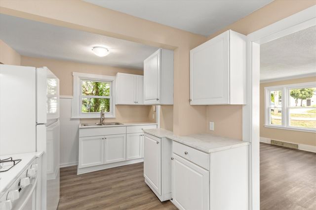 1108 Walnut Street, West Des Moines, IA 50265