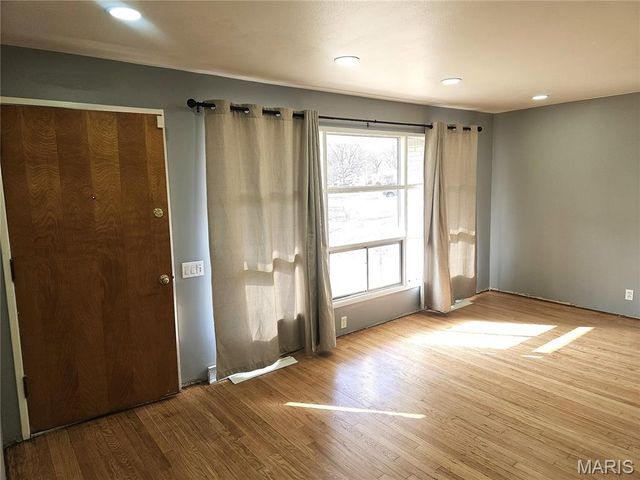 9746 Newton Drive, Ferguson, MO 63136