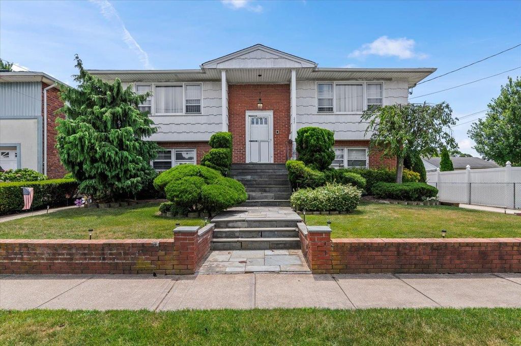 227 Randall Avenue, Lawrence, NY 11559