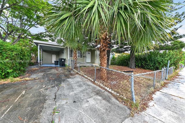 914 N K St, Lake Worth, FL 33460