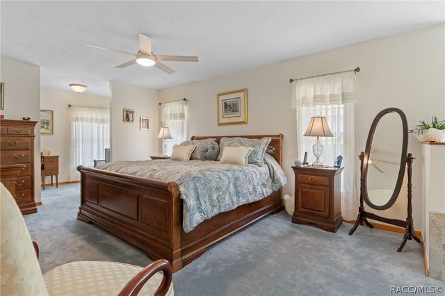 1523 N Marlborough Loop, Crystal River, FL 34429