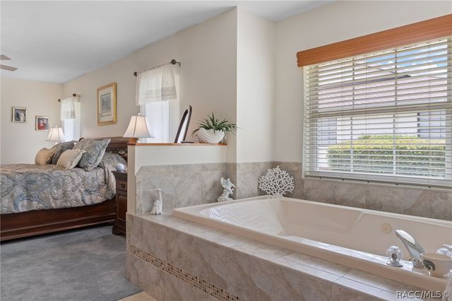 1523 N Marlborough Loop, Crystal River, FL 34429