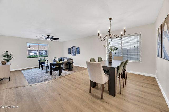 1261 W LOBO Avenue, Mesa, AZ 85202