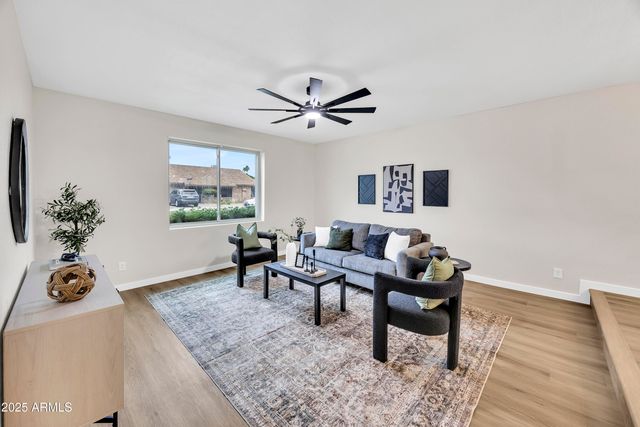 1261 W LOBO Avenue, Mesa, AZ 85202