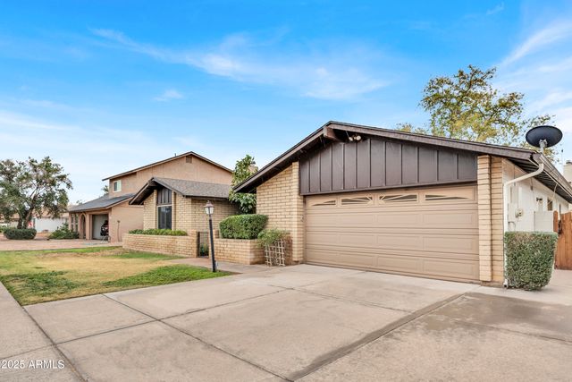 1261 W LOBO Avenue, Mesa, AZ 85202