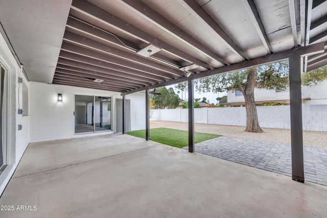 1261 W LOBO Avenue, Mesa, AZ 85202