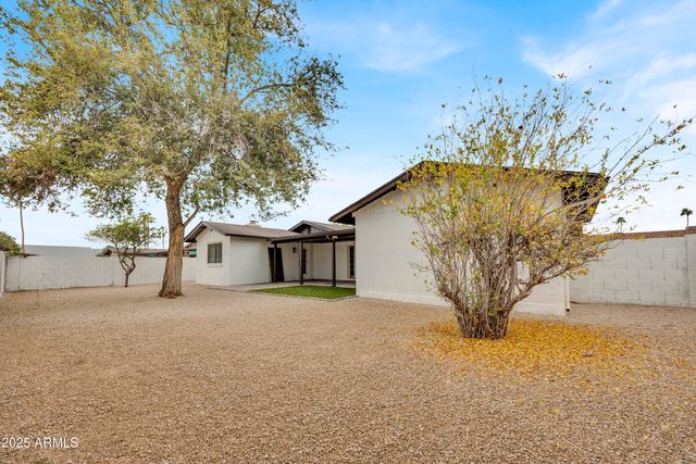 1261 W LOBO Avenue, Mesa, AZ 85202