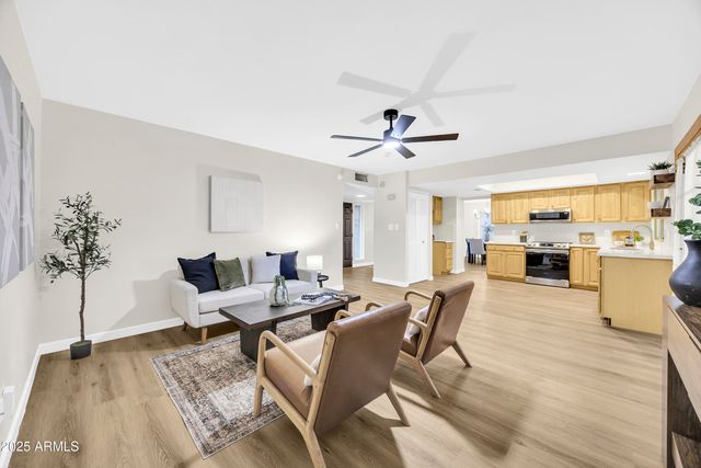 1261 W LOBO Avenue, Mesa, AZ 85202