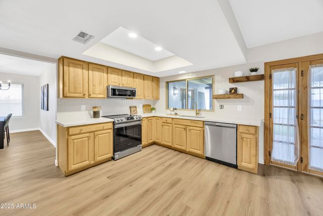 1261 W LOBO Avenue, Mesa, AZ 85202