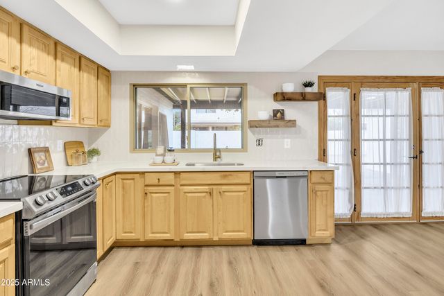 1261 W LOBO Avenue, Mesa, AZ 85202