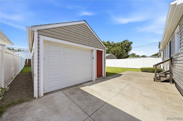 212 Treadwell Road, Tonawanda, NY 14150