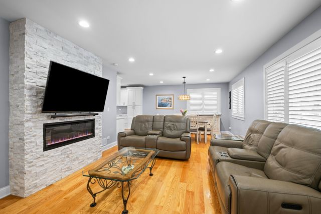 1177 RIDGE Road, Highland Park, IL 60035