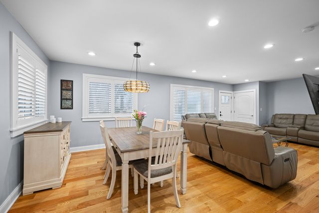 1177 RIDGE Road, Highland Park, IL 60035