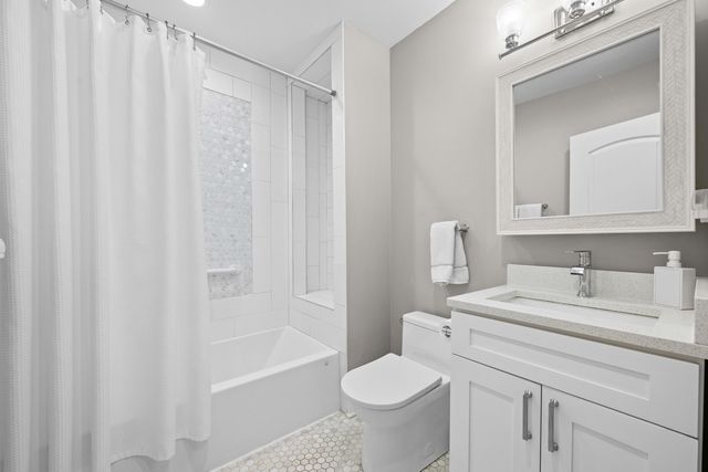 1177 RIDGE Road, Highland Park, IL 60035