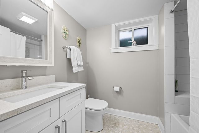 1177 RIDGE Road, Highland Park, IL 60035