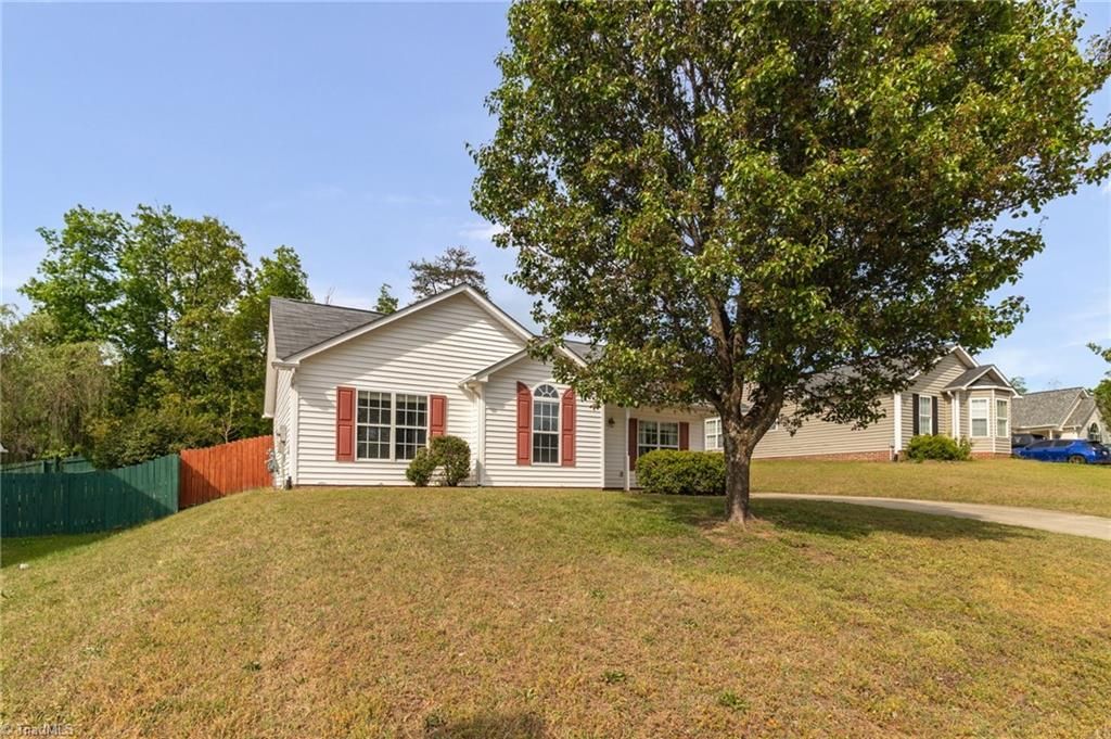 938 Saint Ann Drive, High Point, NC 27265