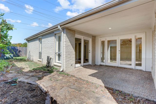 15 Bendwood Drive, Sugar Land, TX 77478