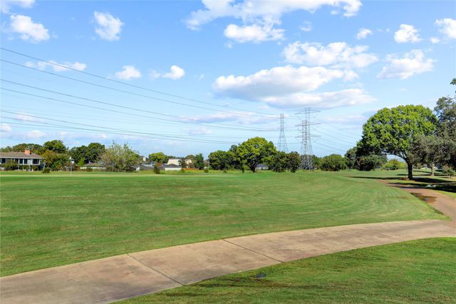 15 Bendwood Drive, Sugar Land, TX 77478