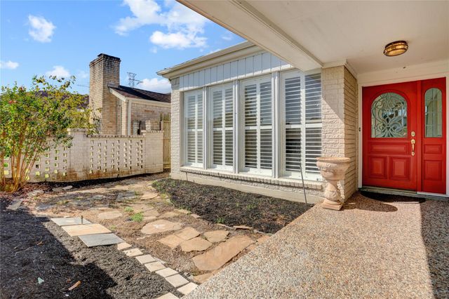 15 Bendwood Drive, Sugar Land, TX 77478