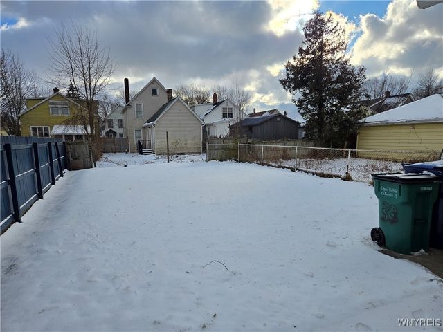 33 Trowbridge Street, Buffalo, NY 14220