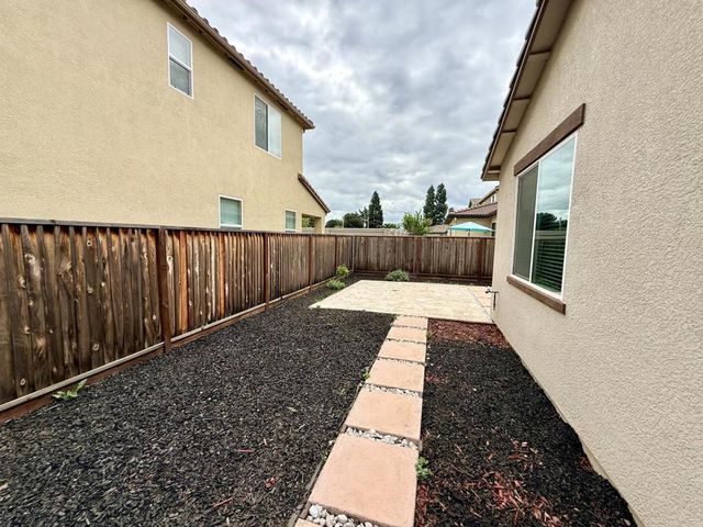 715 Alicante Drive, Hollister, CA 95023