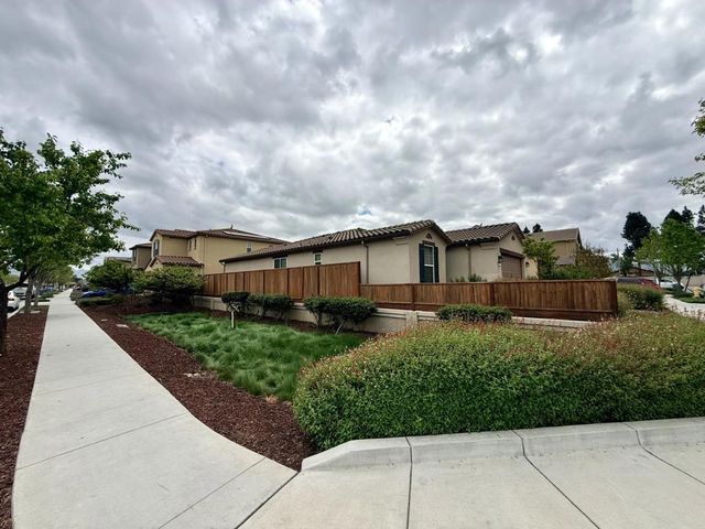 715 Alicante Drive, Hollister, CA 95023