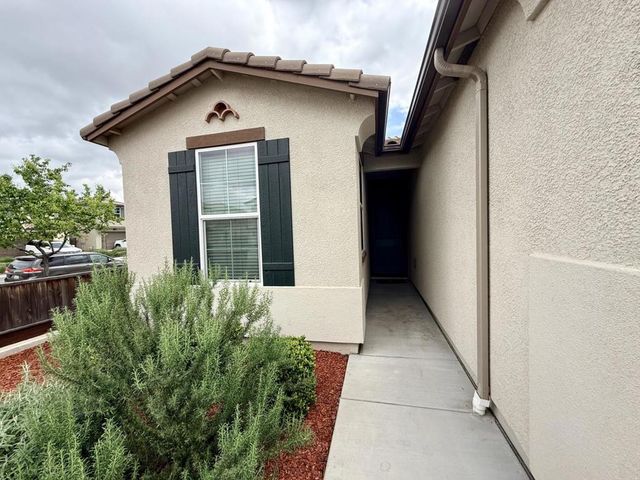 715 Alicante Drive, Hollister, CA 95023